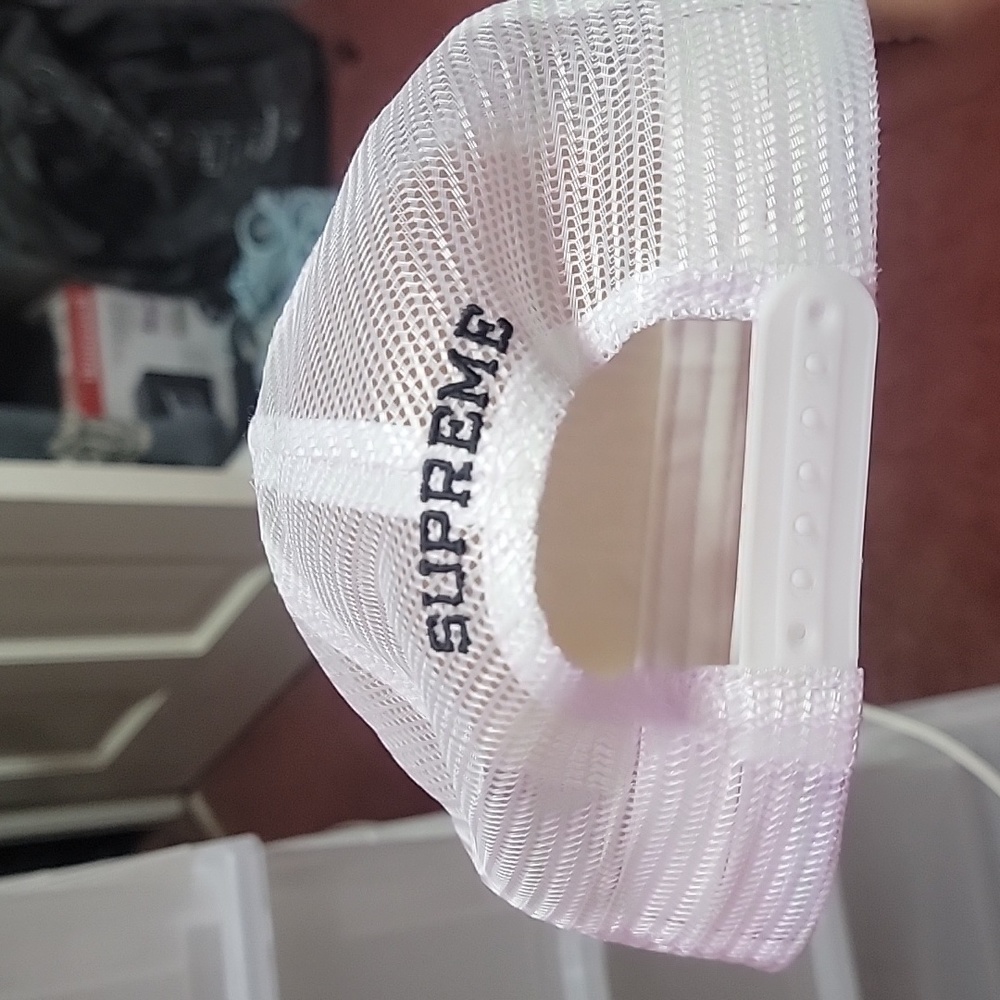 Supreme staMped mesh 5 panel - Picture 2 of 5
